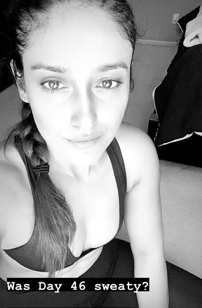 సెల్ఫీలో గ్లామర్ పాళ్ళు పెంచేసిన గోవా బ్యూటీ..!! సెల్ఫీలో గ్లామర్ పాళ్ళు పెంచేసిన గోవా బ్యూటీ..!!