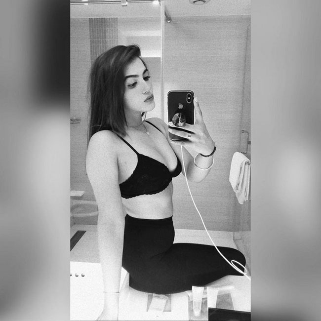 ఫోటో స్టోరి: ఆపిల్ కే మ‌స్కా వేయ‌కు బోల్డ్ బ్యూటీ