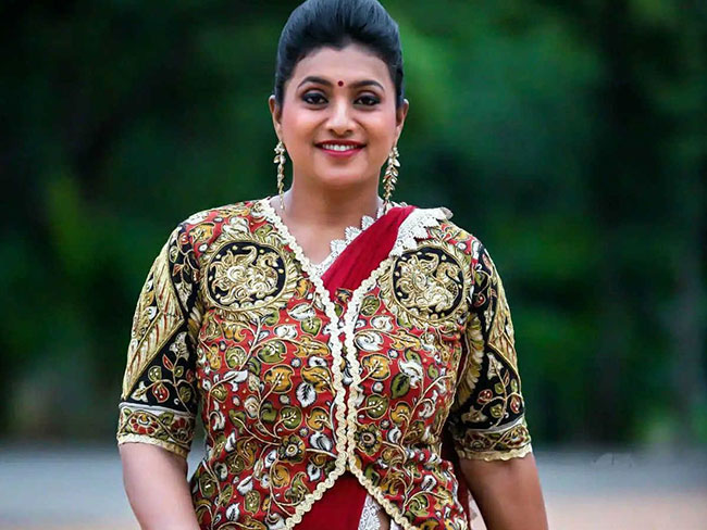 పవన్, బాలయ్య చేస్తే తప్పులేదు.. నేను చేస్తే తప్పా: రోజా