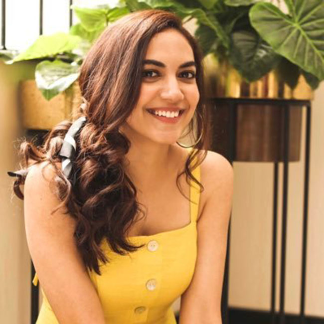 Pelli Choopulu Girl Bags Crazy Offer