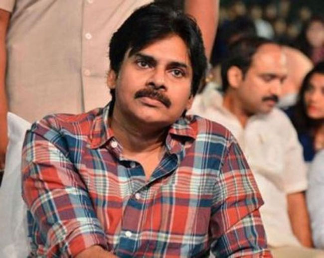 పవర్ స్టార్ సినిమాల లైనప్ చూస్తే మతిపోవాల్సిందే...!