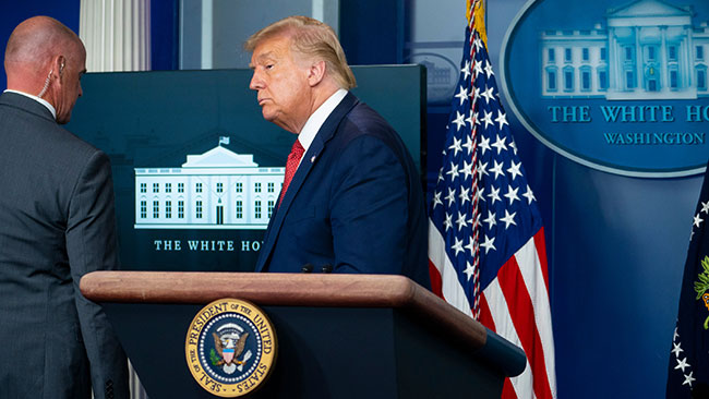 వైట్ హౌస్ ఎదుట కాల్పులు.. వెళ్లిపోయిన ట్రంప్