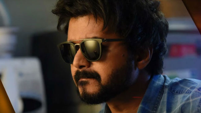 Thalapathy Promises To Help The Family Of His Fan