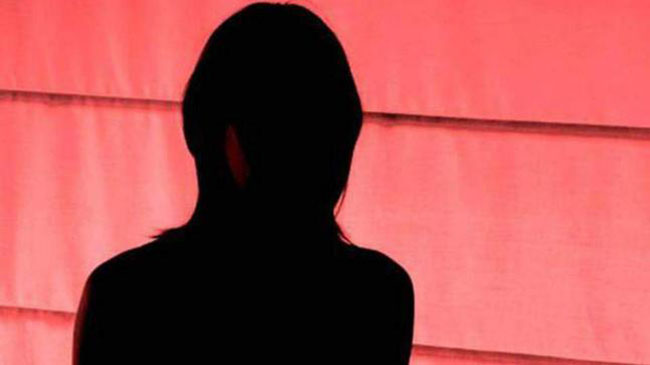 శృంగార నాయిక నుంచి అది కొట్టేసింద‌ట‌