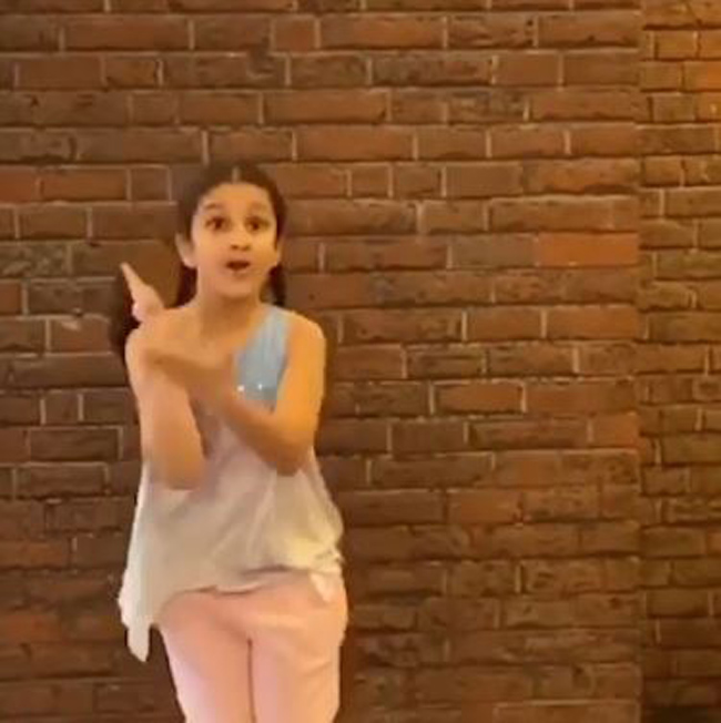 Video: Sitaras Adorable And Stylish Dance Wins Your Heart!