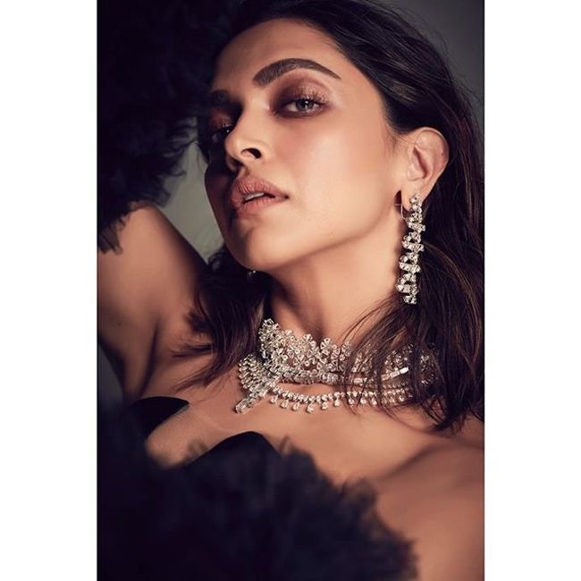 Deepika Padukone Pearl Necklace 2025