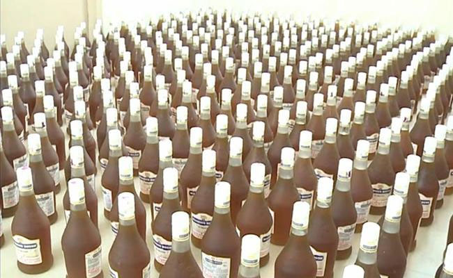 వాట‌ర్ ట్యాంక్ లో 10వేల అక్ర‌మ మ‌ద్యం బాటిల్స్… తెలంగాణ టు ఏపీ !