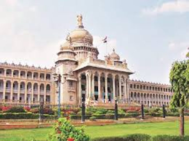 ఎమ్మెల్యే జీతాల్లో 30 శాతం కట్ .. అసెంబ్లీ లో బిల్లు పాస్ !