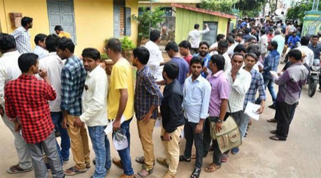 అన్ని లక్షల మంది గ్రామ సచివాలయ ఉద్యోగాల కోసం పరీక్షలు రాశారు