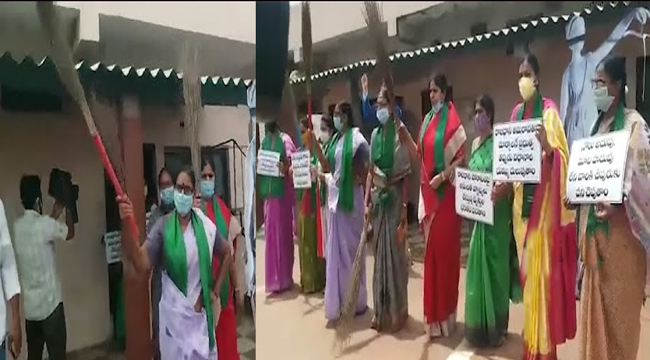 చీపుర్లు పట్టుకొని మరీ కొడాలి నానికి వార్నింగ్