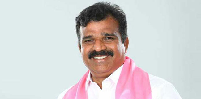 కార్యకర్తను కొట్టిన టీఆర్ఎస్ కు ఎమ్మెల్యేకు చేదు అనుభవం!