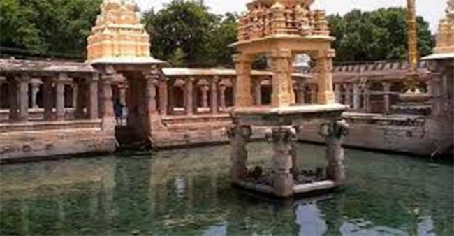 ఆలయంలో దౌర్జన్యానికి దిగిన బీజేపీ నేత..కేసు నమోదు!