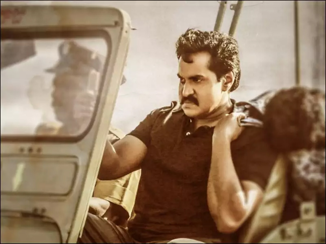 Can Color Photo Bring Colours In Sunils Career?