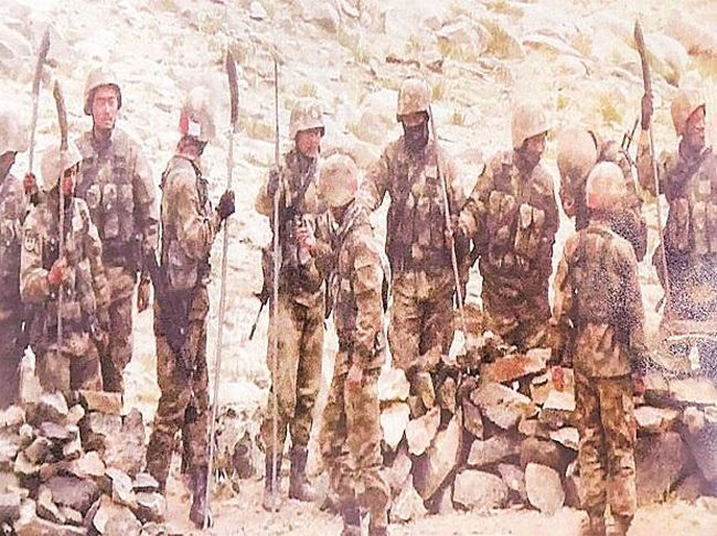 చైనా దుర్మార్గాన్ని కళ్లకు కట్టేలా చెప్పే షాకింగ్ ఫోటో