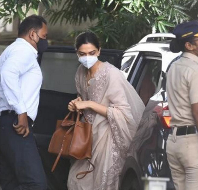 డ్రగ్ కేసు : NCB విచారణకు హాజరైన దీపికా...!