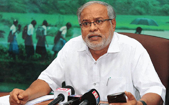 విద్యార్థులు తినే ఐస్ క్రీమ్ లో డ్రగ్స్.. మంత్రి సంచలనం