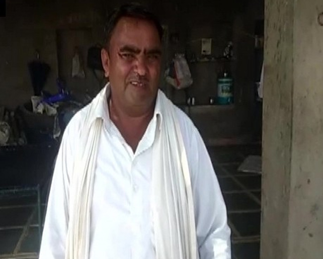 చిన్న దుకాణానికి ..గుండె ఆగి పోయేంత కరెంట్ బిల్లు! చిన్న దుకాణానికి ..గుండె ఆగి పోయేంత కరెంట్ బిల్లు!