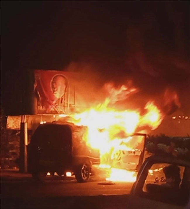 ట్యాంక్ బండ్ పై గ్యాంగ్ వార్!!