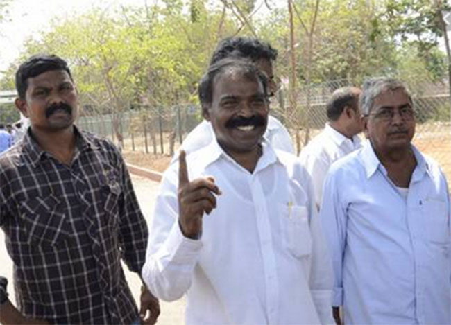 హాట్‌ హాట్‌ గా పాయ‌క‌రావుపేట పాలిటిక్స్.. రీజ‌నేంటి?