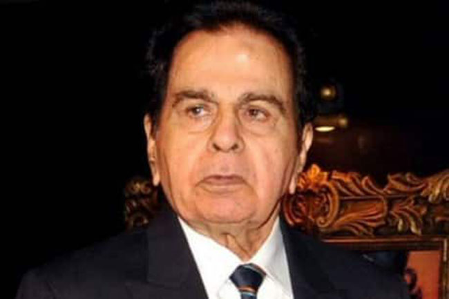 దిలీప్ కుమార్ ఇంట మరో విషాదం..కరోనాతో ఇషాన్  ఖాన్ కన్నుమూత