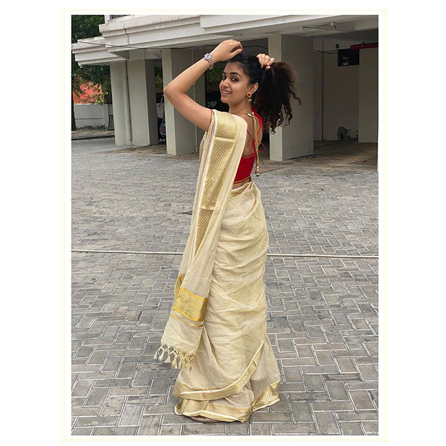 ఓనం స్పెషల్‌ : కళ్లు తిప్పనివ్వని కీర్తి సురేష్‌