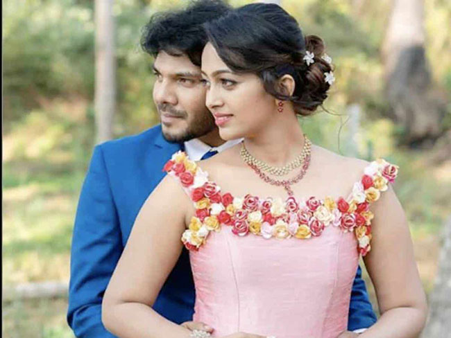 విడాకులు తీసుకున్న టాలీవుడ్ హీరోయిన్‌...!