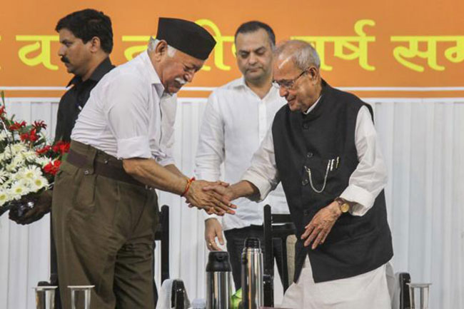 పక్కా కాంగ్రెస్ వాది..ఆర్ ఎస్ ఎస్ కు మద్దతు ఎలా?