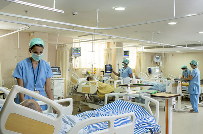 ఆస్పత్రుల క్రిమినల్​ మెండ్​.. ఇన్స్యూరెన్స్​ వర్తించదంటూ డ్రామాలు!