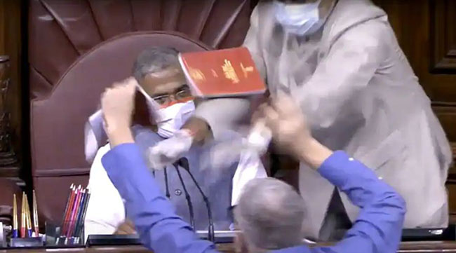 రాజ్యసభలో రణరంగం..వ్యవసాయ బిల్లులకు ఆమోదం