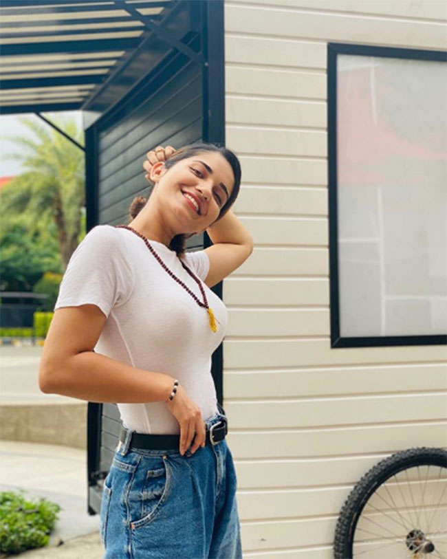 నూటొక్క జిల్లాల అందగాడితో హిట్ కొట్టాలనా? నూటొక్క జిల్లాల అందగాడితో హిట్ కొట్టాలనా?