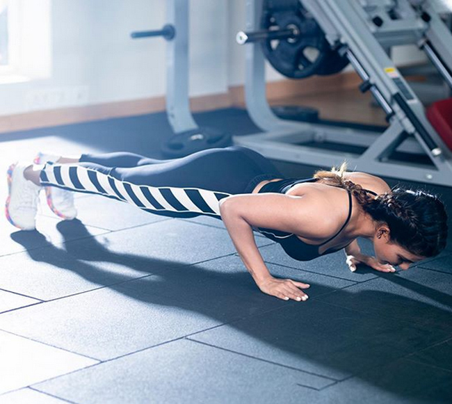 ఫోటో స్టోరీ : ఇదే చివరిది.. ప్రామిస్...! ఫోటో స్టోరీ : ఇదే చివరిది.. ప్రామిస్...!