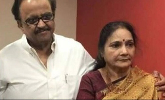 ఐసీయూలోనే బాలూ పెళ్లిరోజు వేడుకలు ఐసీయూలోనే బాలూ పెళ్లిరోజు వేడుకలు