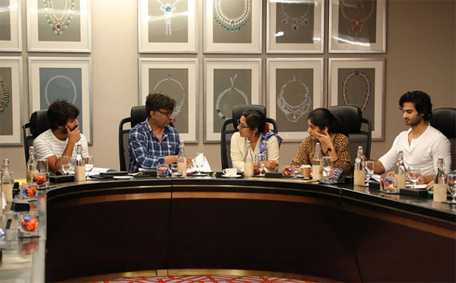 V స్క్రిప్ట్ మీద బాగానే వర్క్ చేసినట్లున్నారే.. మరి రిజల్ట్ ఎందుకు అలా వచ్చింది? V స్క్రిప్ట్ మీద బాగానే వర్క్ చేసినట్లున్నారే.. మరి రిజల్ట్ ఎందుకు అలా వచ్చింది?