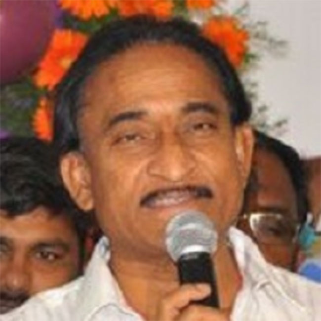 ఇప్ప‌టికీ ఆ నిర్మాత‌ని వ‌ద‌ల‌ని బొమ్మాళీ!