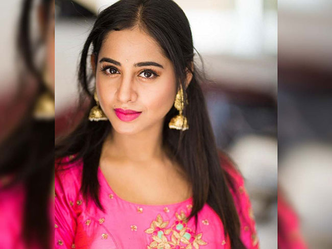 Will This Young Director Support His First Actress