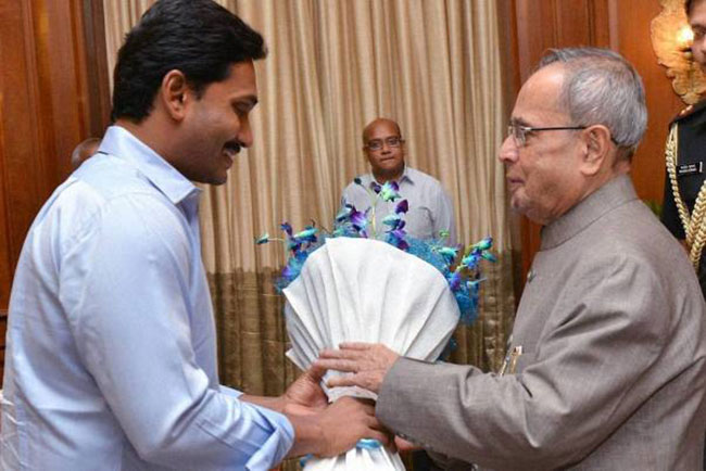 ప్రణబ్ ను ‘అంకుల్’ అని పిలిచే చనువు జగన్ కు ఎక్కడిది?