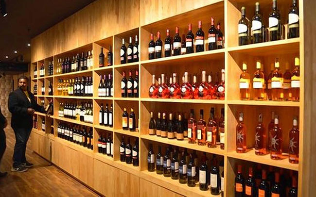 ఏపిలో ’వాక్ ఇన్  మాల్స్’...మద్యమే మద్యం