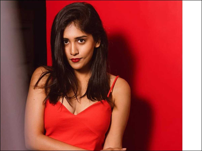 గుర్తించడంలేదని హర్ట్ అయిన కలర్ ఫోటో హీరోయిన్..!