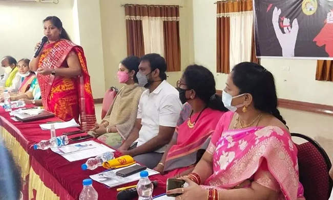 AP Government Failed Control Attacks On Women: Vangalapudi Anitha!