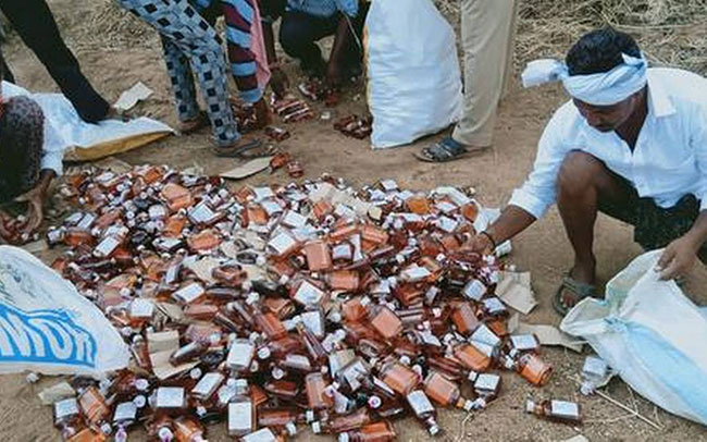 ఏపీలో మద్యం రవాణా.. వాళ్లు పట్టించుకోవడం లేదా?