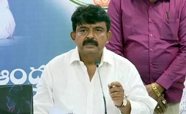 తనను కాదు.. కేసీఆర్ ను అడగండి: మంత్రి పేర్ని నాని తనను కాదు.. కేసీఆర్ ను అడగండి: మంత్రి పేర్ని నాని