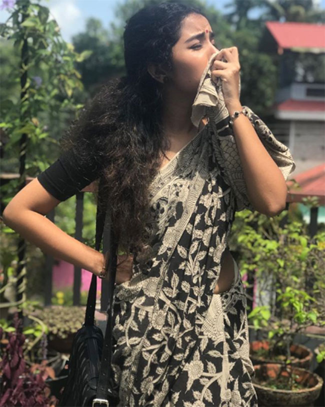 18 పేజెస్ కుమారి ఏమిటిలా ఎక్స్ ప్రెష‌న్ పెట్టింది?