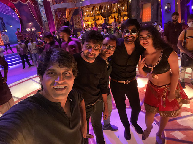 మాస్ మహారాజా పక్కన చిందులేస్తున్న ఆర్జీవీ అప్సర రాణి...!