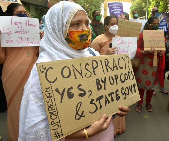 హత్రాస్ కేసును సిబిఐ చేతికి..విచారణ షూరు