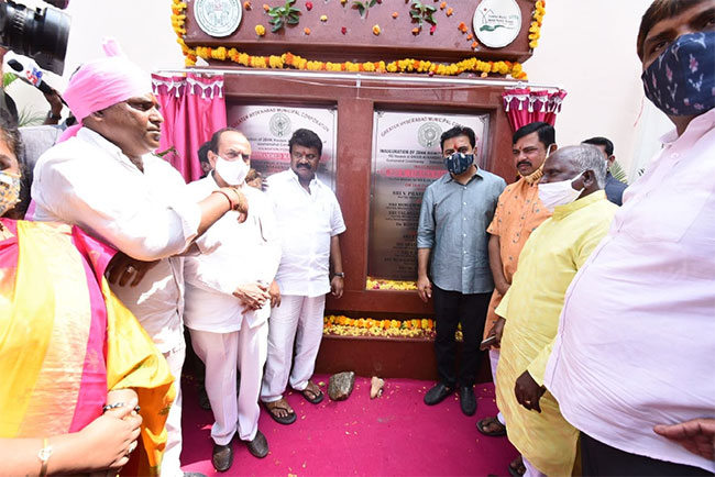 అర్హులైన ప్రతి ఒక్కరికి డబుల్ బెడ్రూమ్ ఇల్లు .. మంత్రి కేటీఆర్ ! అర్హులైన ప్రతి ఒక్కరికి డబుల్ బెడ్రూమ్ ఇల్లు .. మంత్రి కేటీఆర్ !