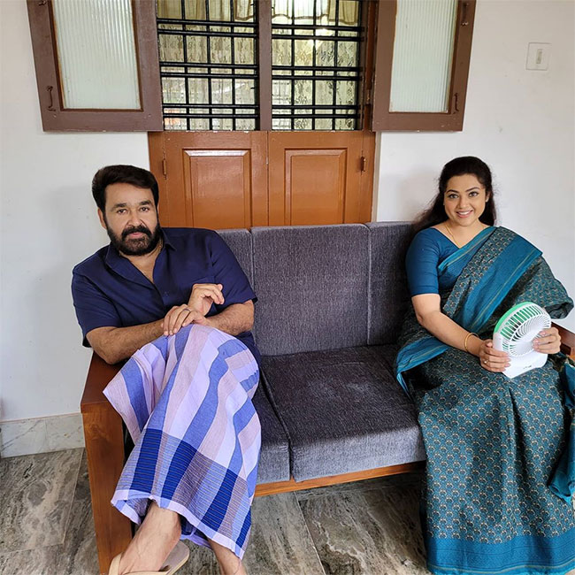 ఫొటోటాక్‌ : సామాజిక దూరంతో దృశ్యం 2