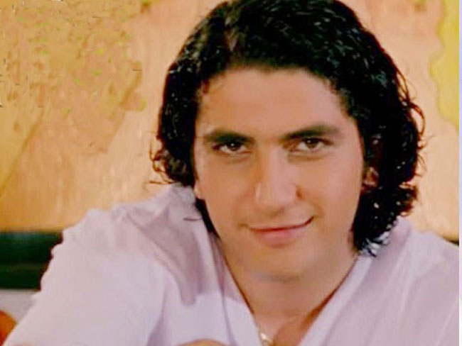 క్రిటికల్ కండీషన్ లో ఒక్కప్పటి స్టార్ హీరో.. రూ.కోట్లు సంపాదించినా..ఇప్పుడు వైద్యానికి  కష్టాలు