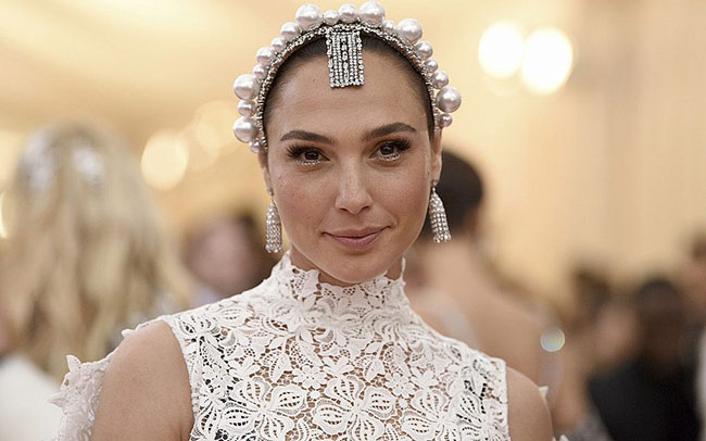 వెండి తెరపై మహారాణి క్లియోపాత్ర జీవితం