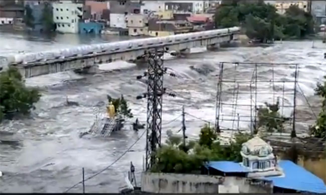 ఇప్పుడు కానీ మూసారంబాగ్ బ్రిడ్జి చూస్తే నోట మాట రాదంతే