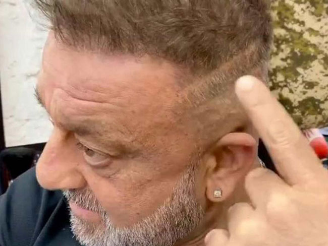 క్యాన్స‌ర్ చికిత్స‌తో `అధీరా`కు మ‌చ్చ‌లు.. అయినా ఫోటోల‌కు అడ్డు చెప్ప‌డేమి!?